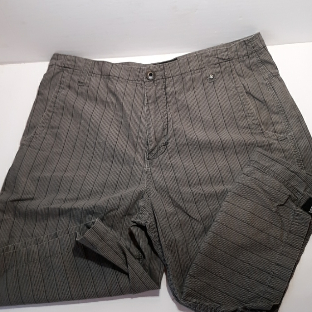 Van's 30 skateboard shorts